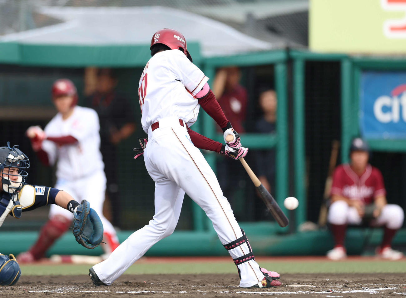 楽天対オリックス　2回裏楽天無死三塁、適時打を放つ武藤（撮影・増田悦実）