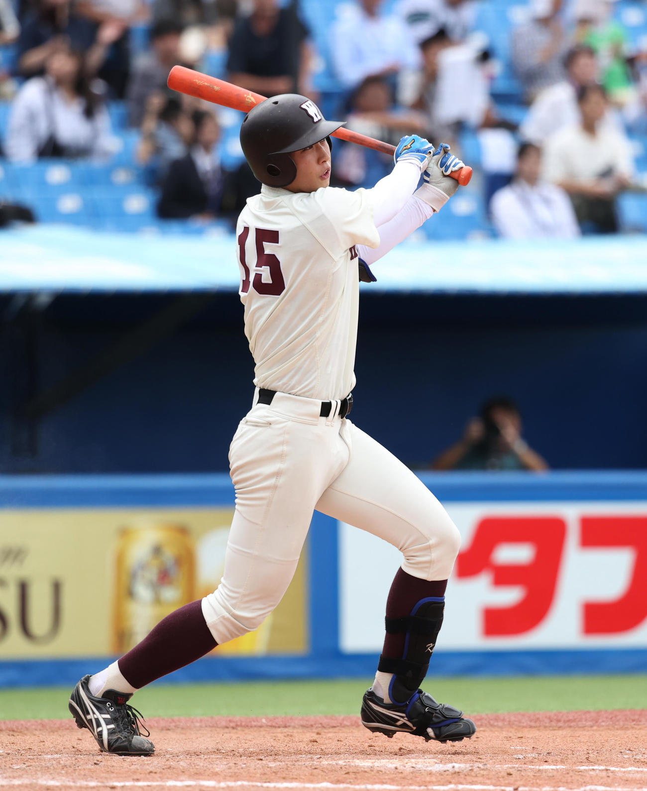 早大対法大　4回表早大2死二塁、高橋煌は右前安打を放つ（撮影・柴田隆二）　　