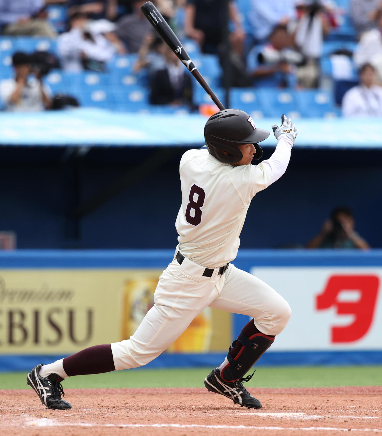 早大対法大　4回表早大2死二、三塁、渋谷は左前に適時打を放つ（撮影・柴田隆二）　　