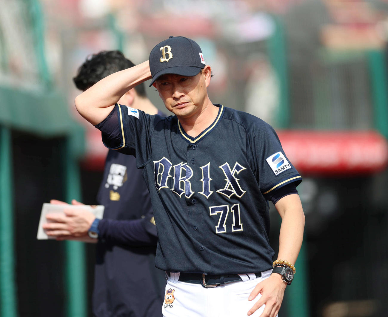 楽天対オリックス　メンバー表交換を行ったオリックス岸田監督（撮影・増田悦実）
