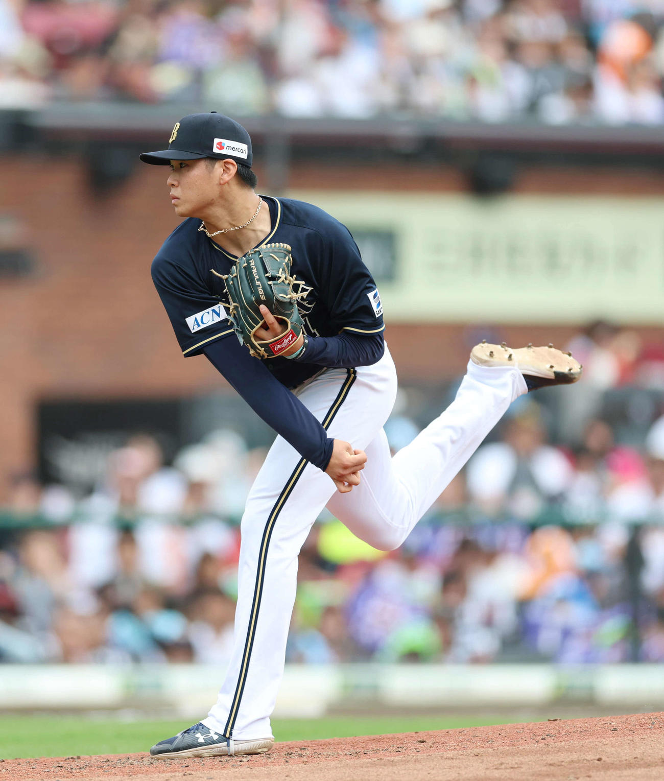 楽天対オリックス　3番手で登板し力投するオリックス山下（撮影・増田悦実）