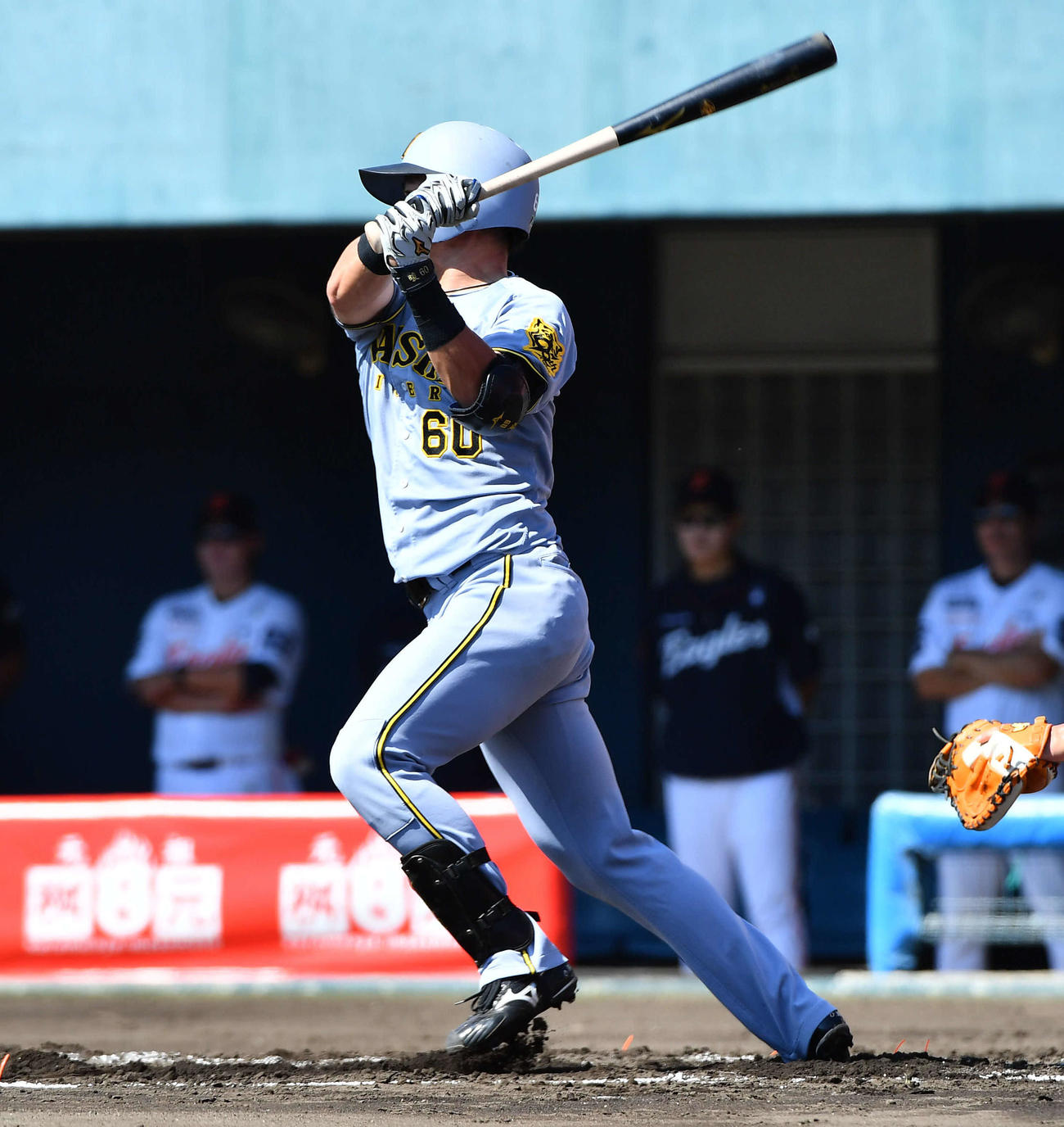 韓国ハンファ対阪神　2回表阪神2死二塁、小野寺は中前適時打を放つ（撮影・岩下翔太）