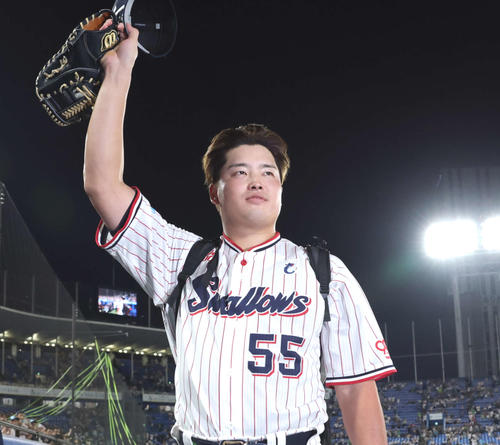 【村上宗隆】プロ野球記録となる10代シーズン最多32号本塁打 ヤクルトスワローズ プロ野球 ヤクルト－巨人戦 ヤクルト・村上宗隆 55号本塁打 [写真特集1