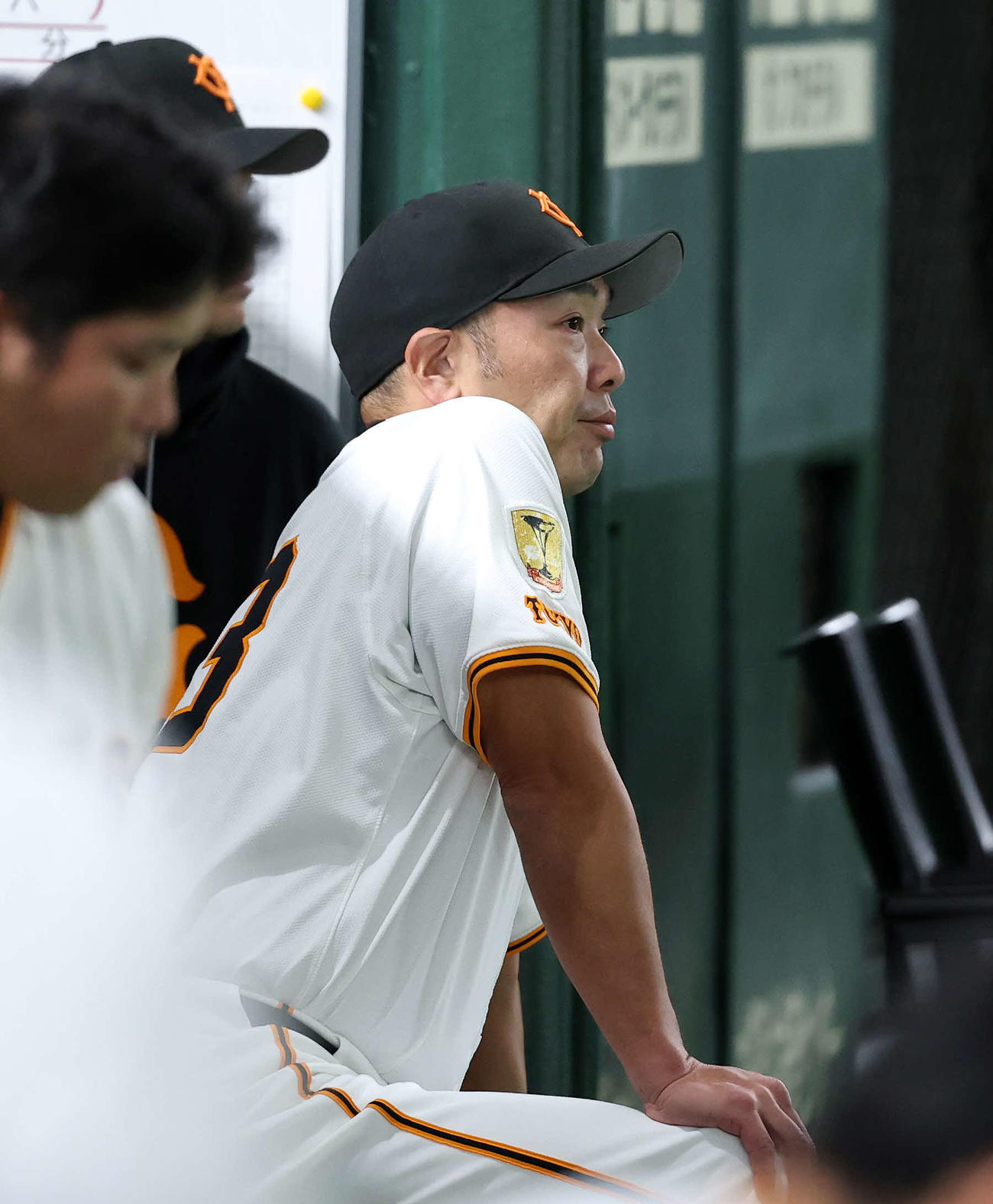 巨人対ヤマハ　戦況を見つめる巨人阿部監督（撮影・鈴木正人）