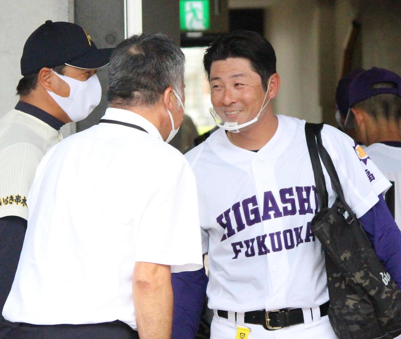 元ロッテ投手の東福岡・伊藤監督（2022年10月23日撮影）