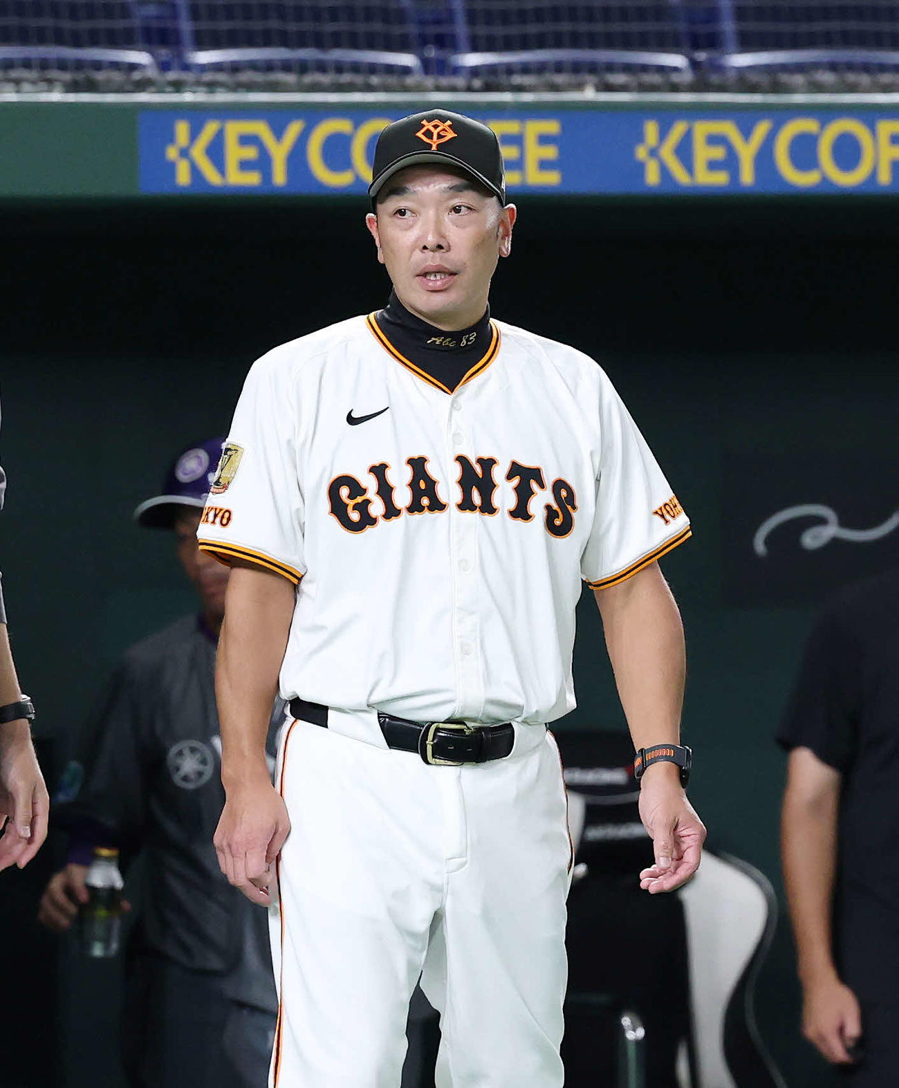 巨人対ヤマハ　勝利し引き揚げる巨人阿部監督（撮影・鈴木正人）
