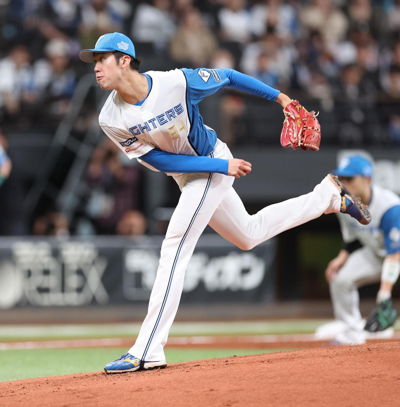 日本ハム紅白戦　3回に白組2番手で登板の福島（撮影・黒川智章）