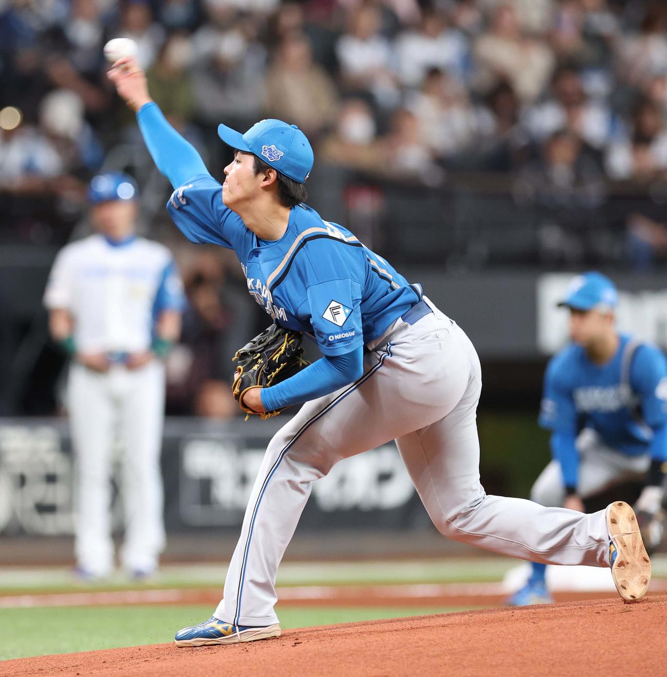 日本ハム紅白戦　紅組先発の柴田（撮影・黒川智章）