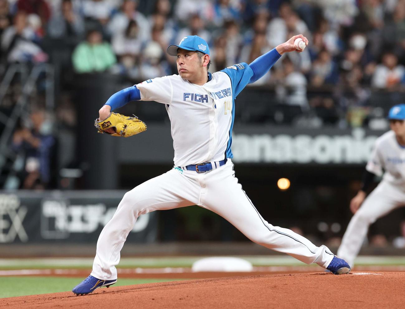 日本ハム紅白戦　白組先発の加藤貴（撮影・黒川智章）