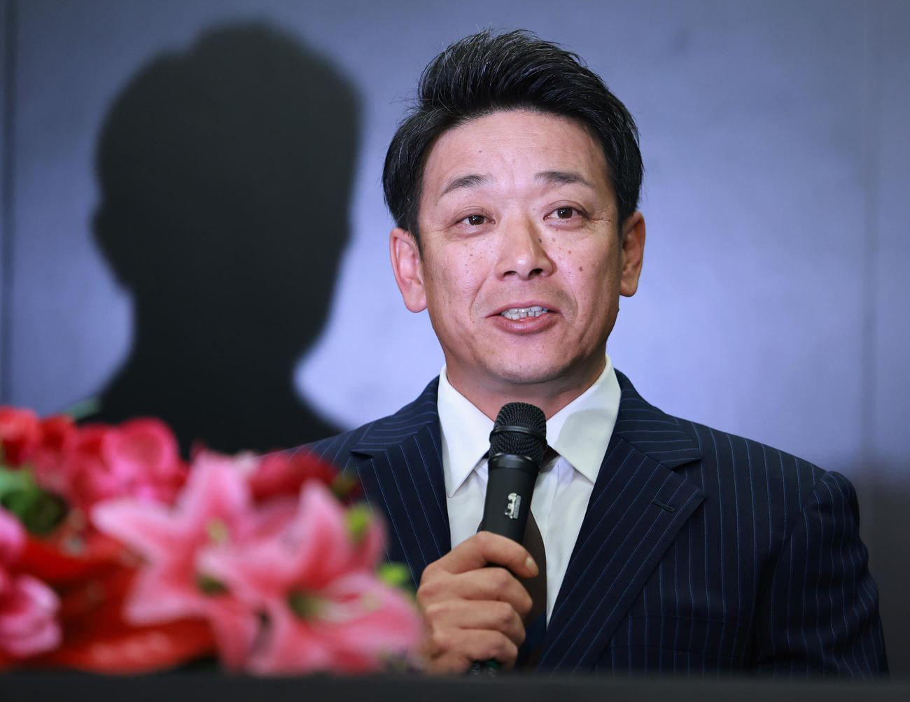 就任会見を行うロッテのサブロー監督（撮影・野上伸悟）