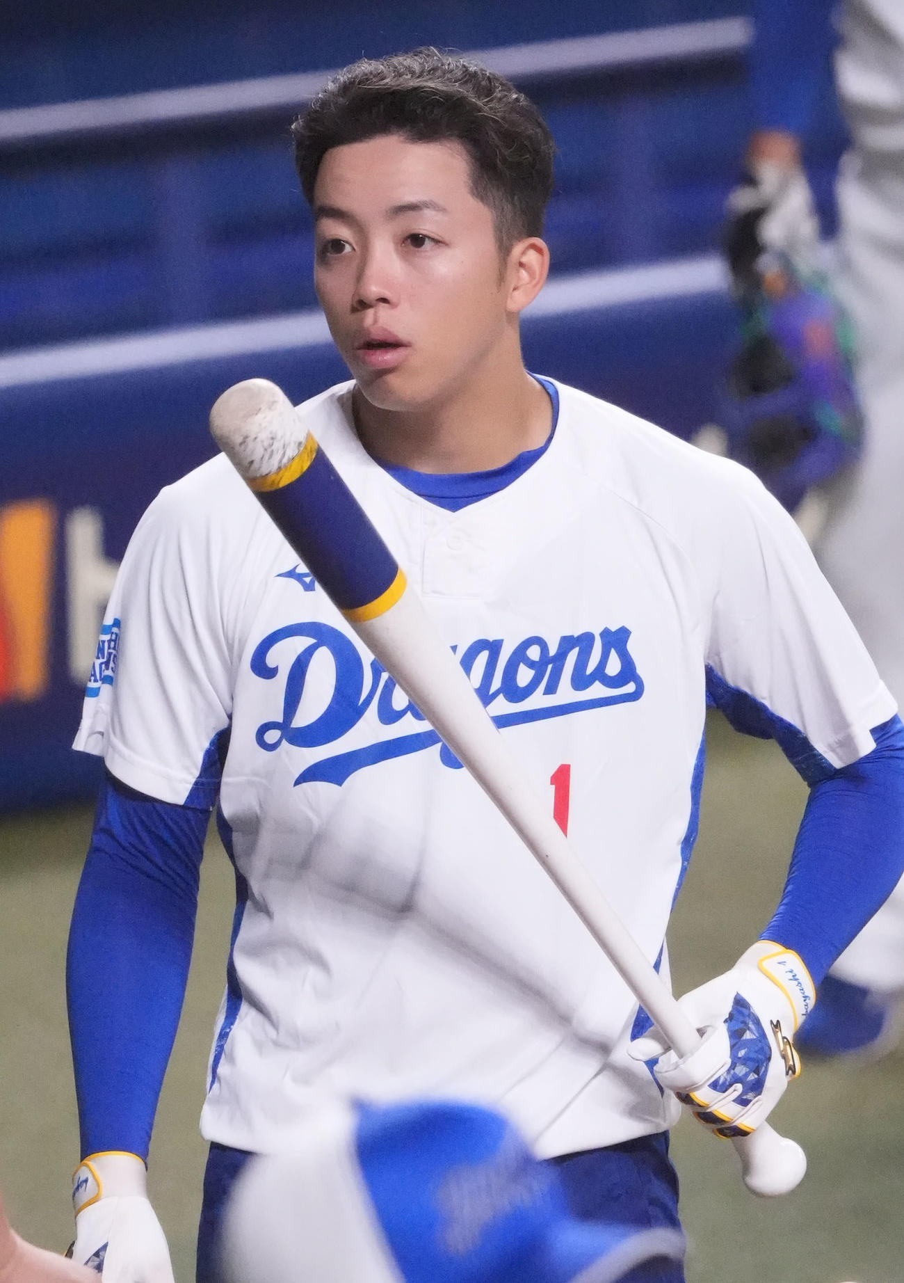 打撃練習をする岡林（撮影・森本幸一）
