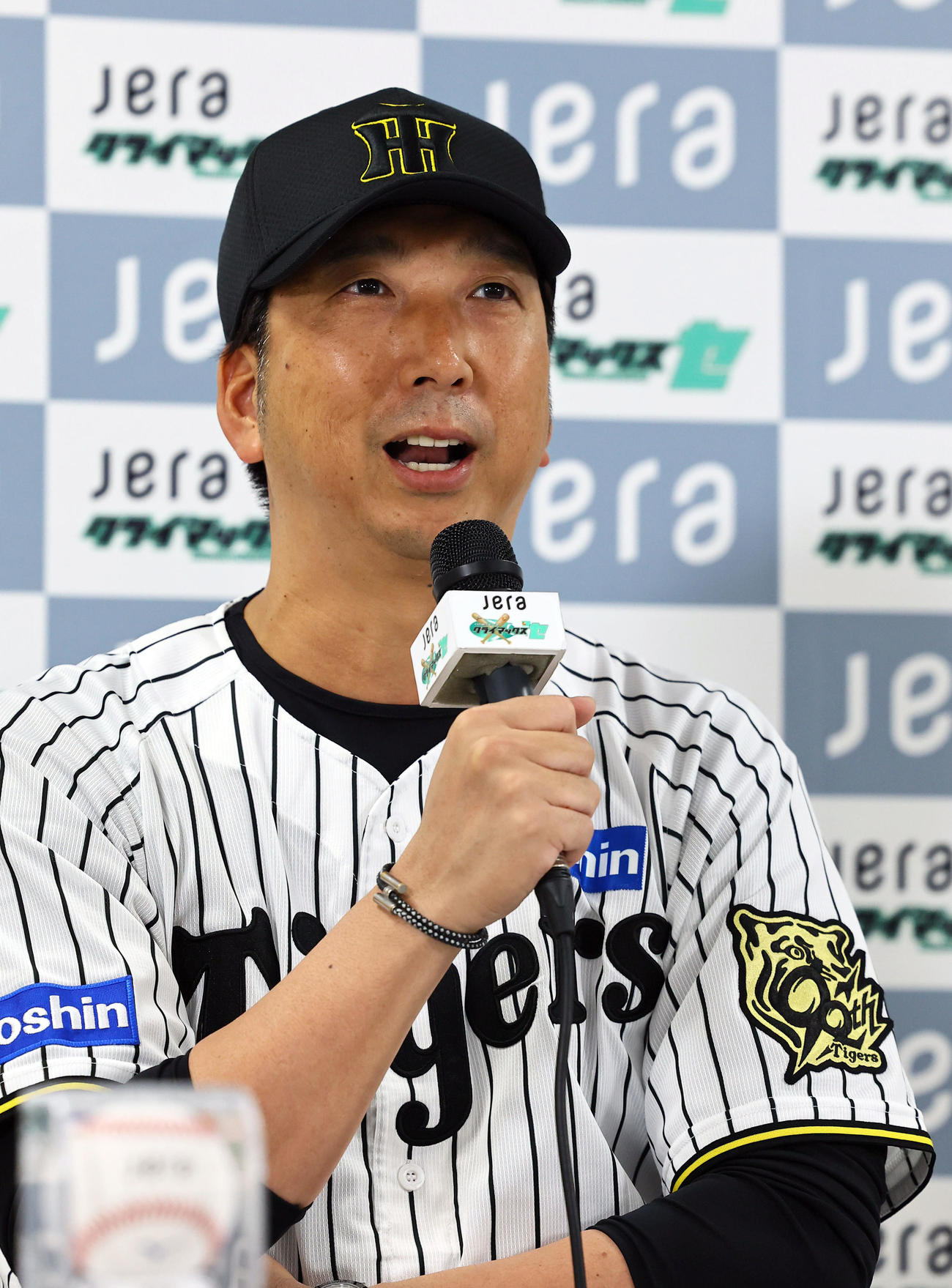 「2025 JERAクライマックスシリーズセ」の開催を前に、記者会見する藤川監督（撮影・藤尾明華）