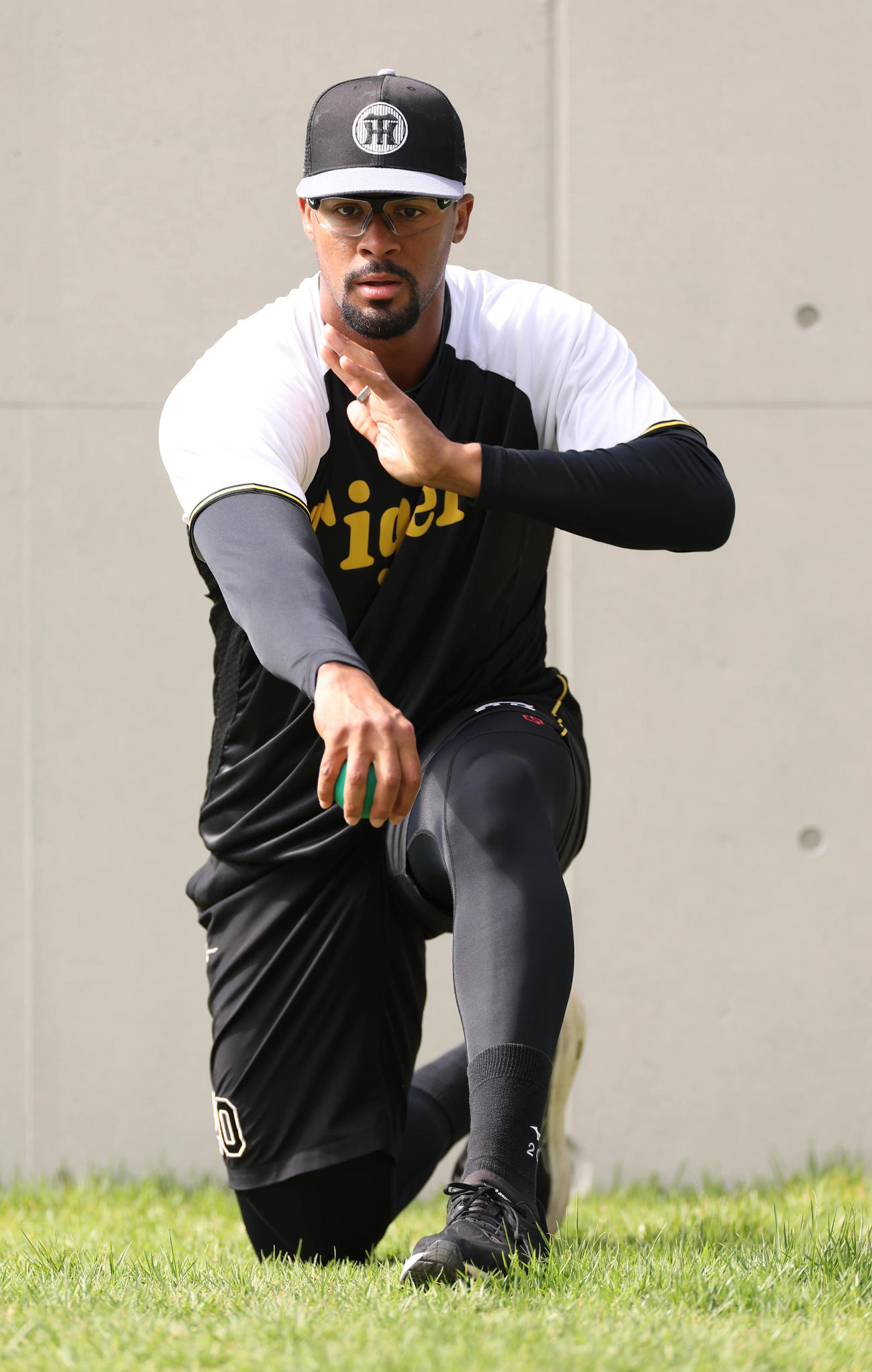 SGLスタジアム尼崎でトレーニングをするデュプランティエ（撮影・上田博志）