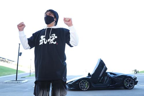 日本ハム】「僕の愛するランボルギーニ」新庄監督、8000万円の黒ボディ