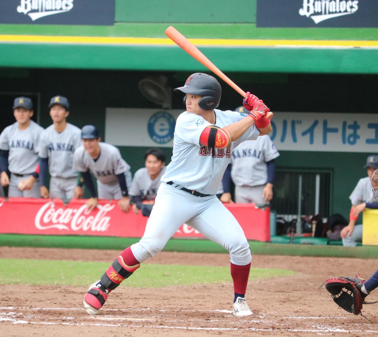 関大対近大　近大の勝田が打席に立つ（撮影・林亮佑）