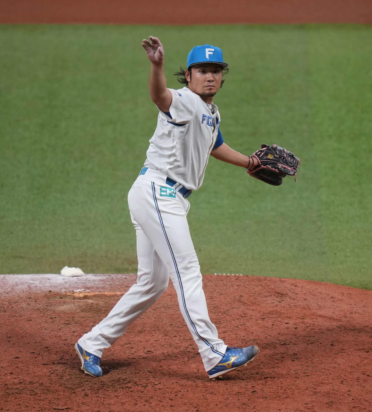 日本ハム対オリックス　力投する日本ハム先発の伊藤（撮影・井上学）