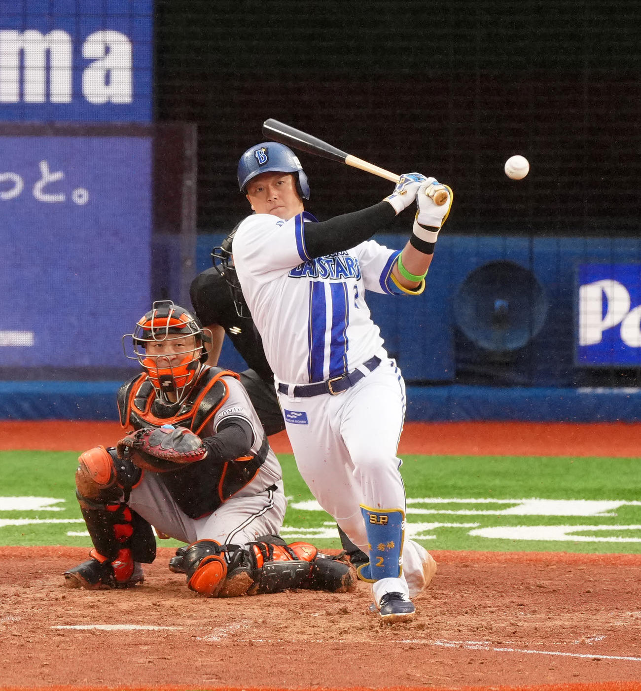 DeNA対巨人　3回裏DeNA2死一、三塁、三ゴロに倒れる牧（撮影・江口和貴）