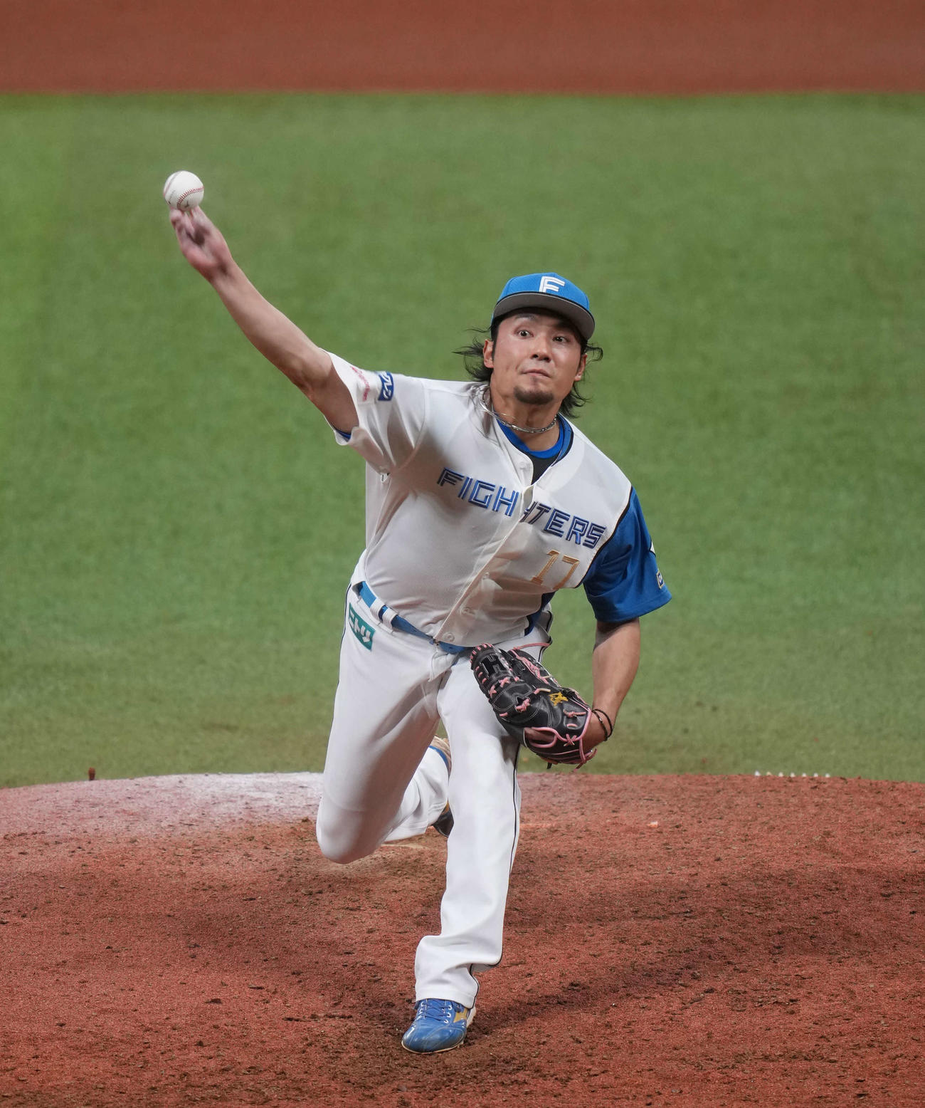 日本ハム対オリックス　力投する日本ハム先発の伊藤（撮影・井上学）