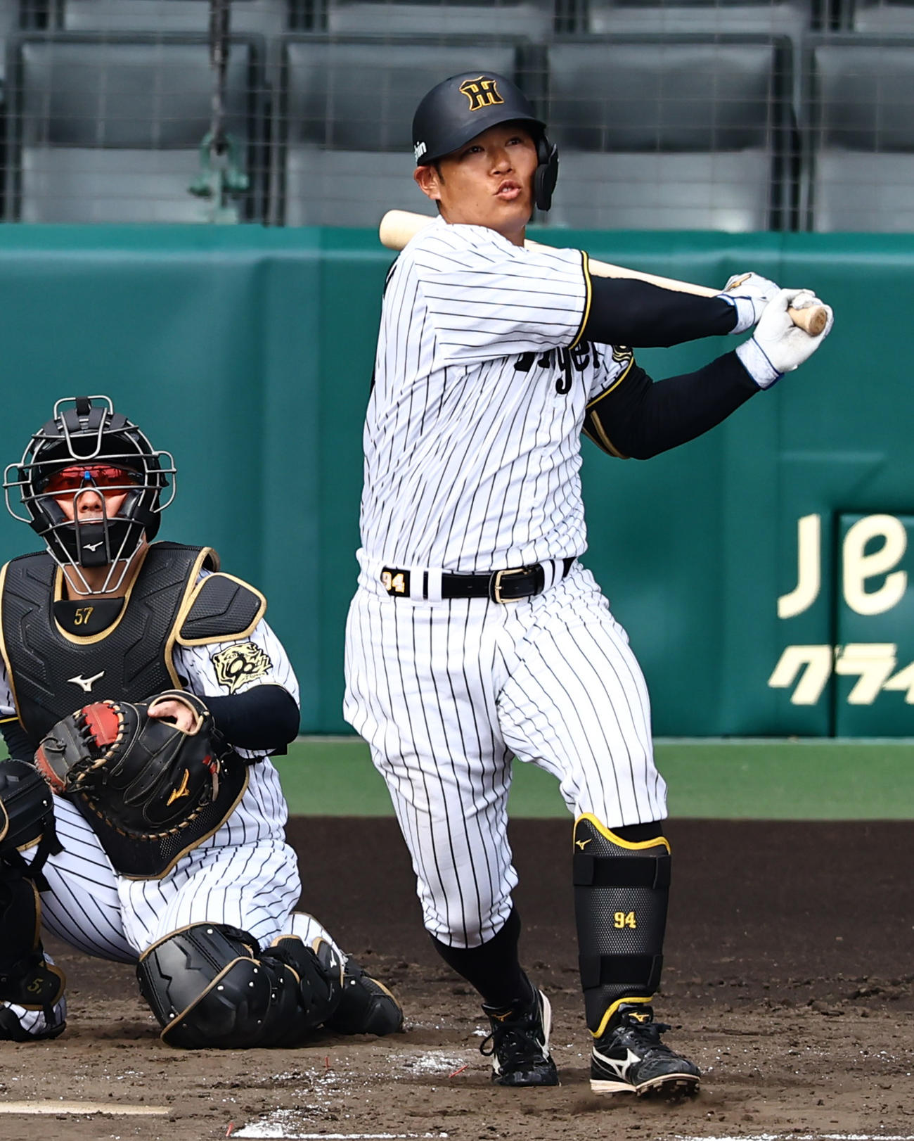 シート打撃で安打を放つ原口（撮影・上田博志）