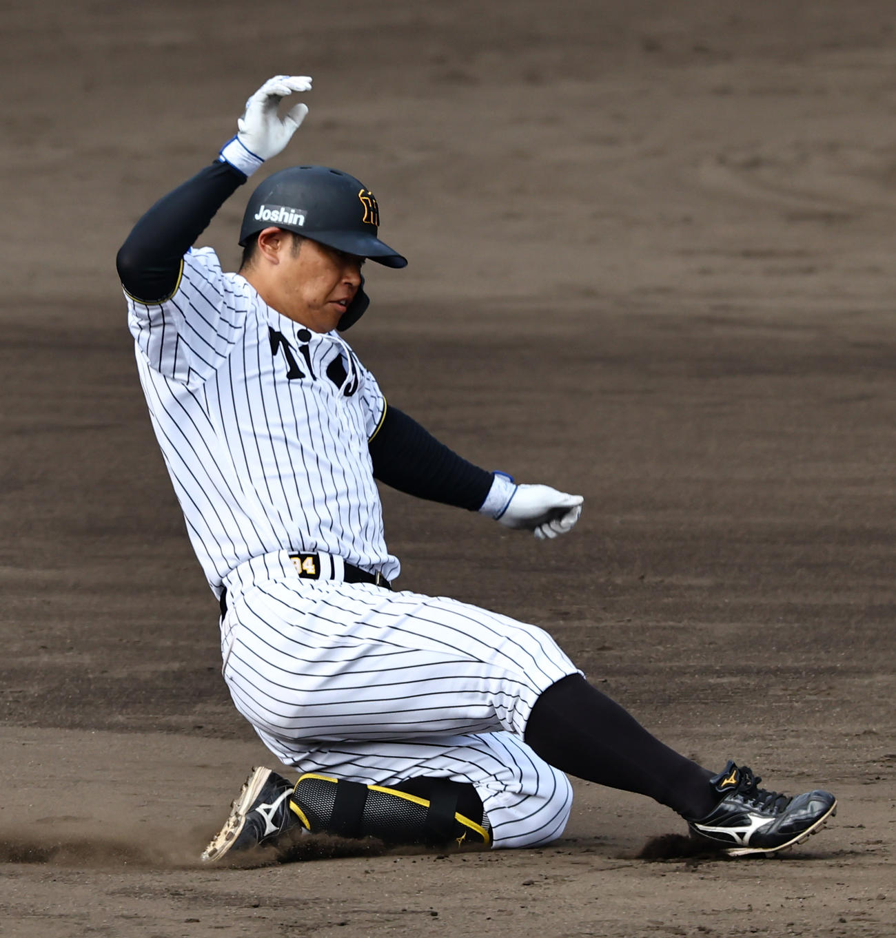 シート打撃で二塁打を放つ原口（撮影・上田博志）