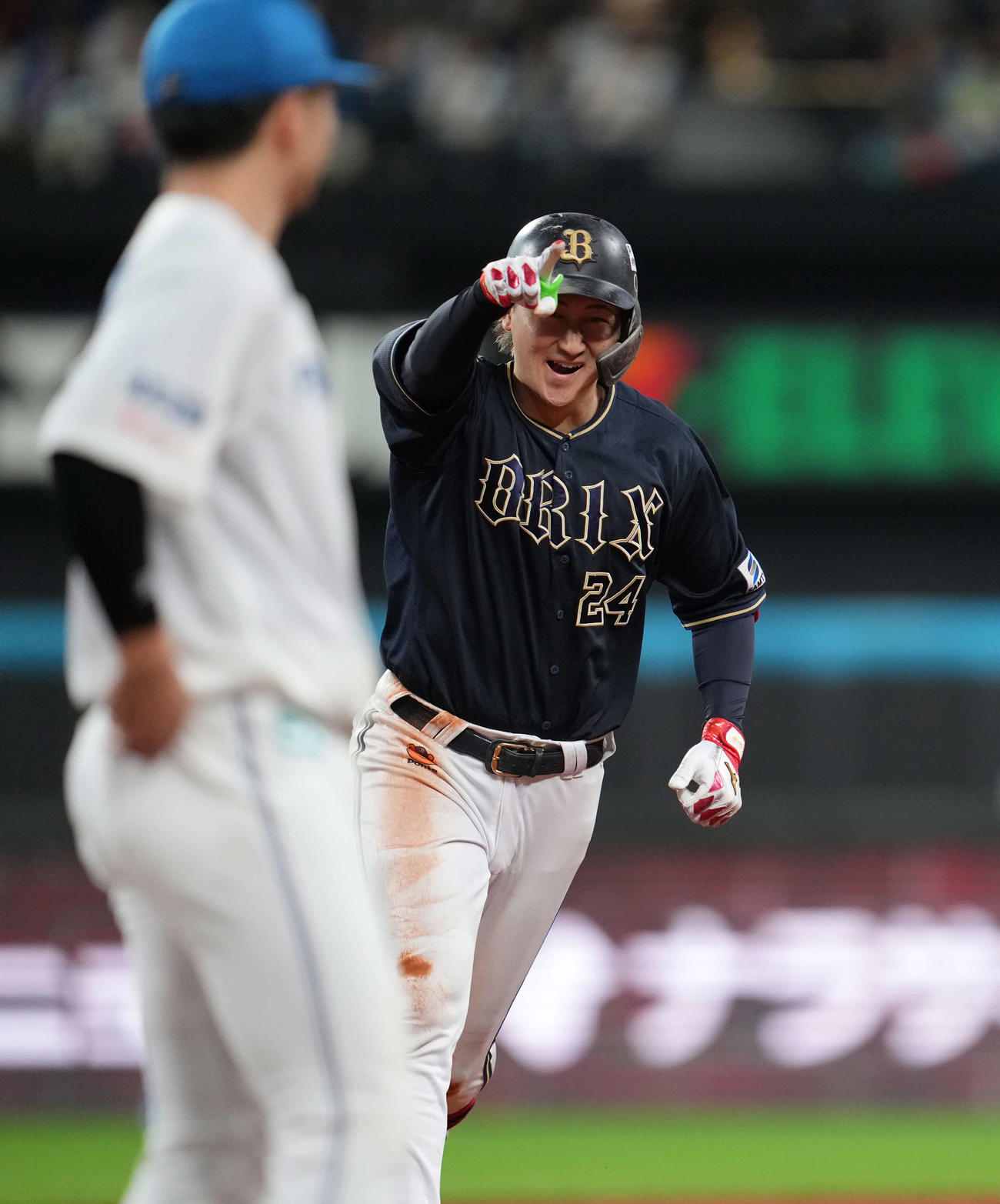 日本ハム対オリックス　3回表オリックス無死一、三塁、3点本塁打を放つ紅林（撮影・井上学）
