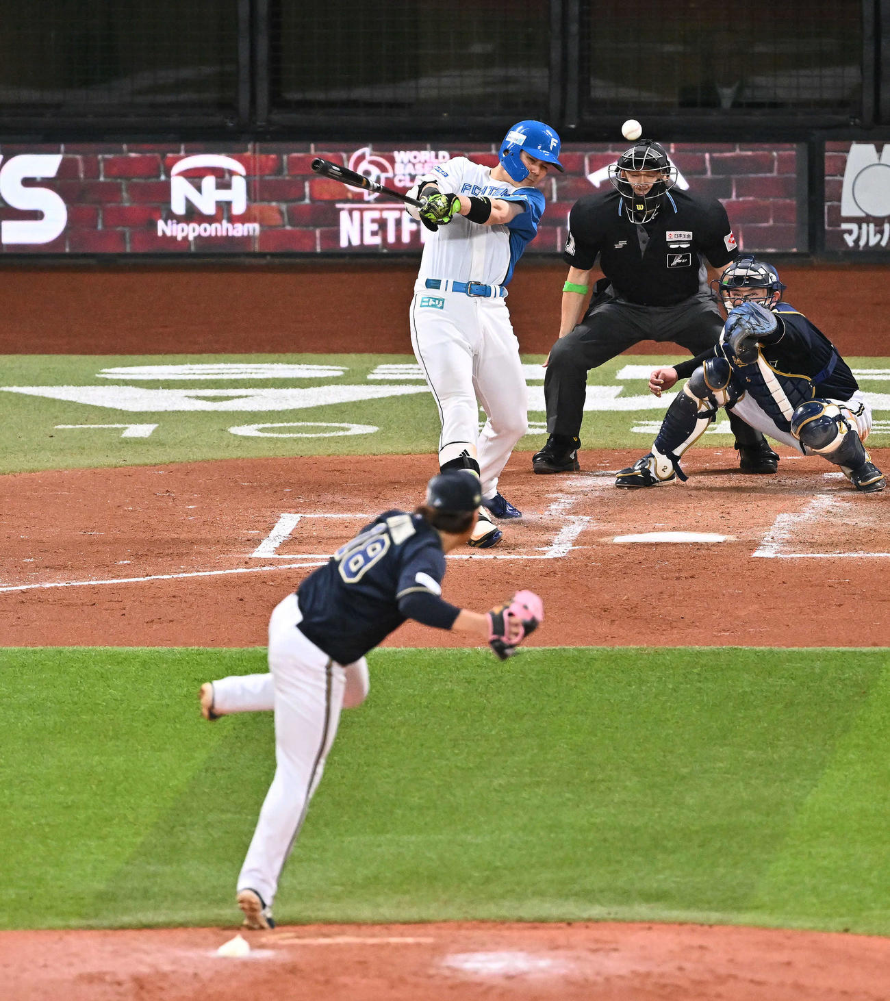 日本ハム対オリックス　3回裏日本ハム1死一、二塁、清宮幸は2点適時三塁打を放つ。投手宮城（撮影・滝沢徹郎）