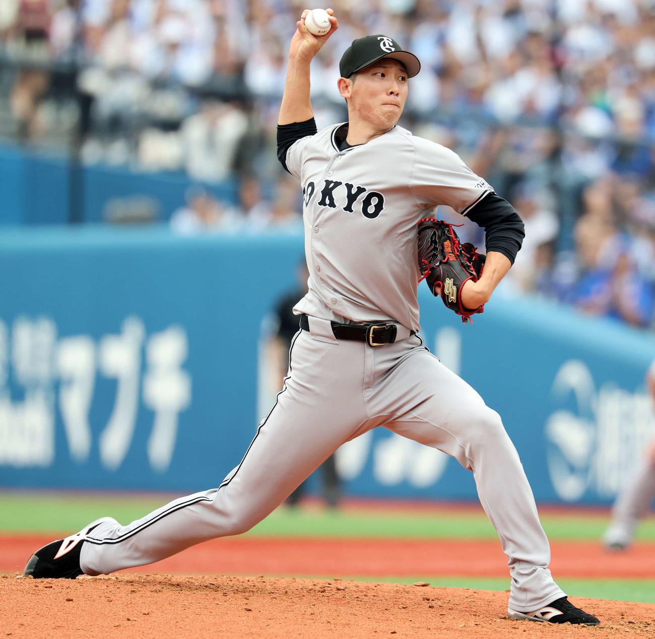 DeNA対巨人　力投する巨人先発の戸郷（撮影・浅見桂子）