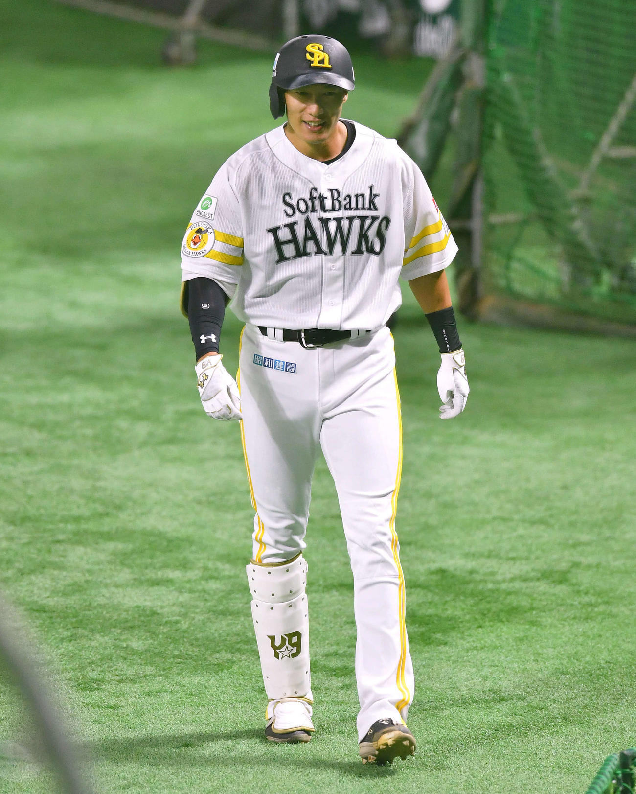 ライブBPで本塁打を放ち、笑顔を見せるソフトバンク柳田（撮影・岩下翔太）