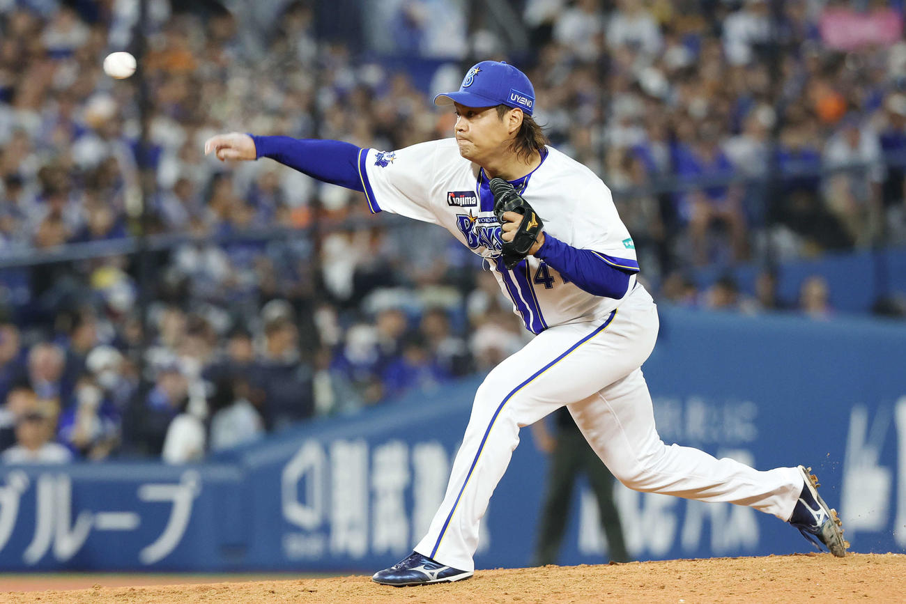 DeNA対巨人　DeNA6番手の佐々木（撮影・宮地輝）