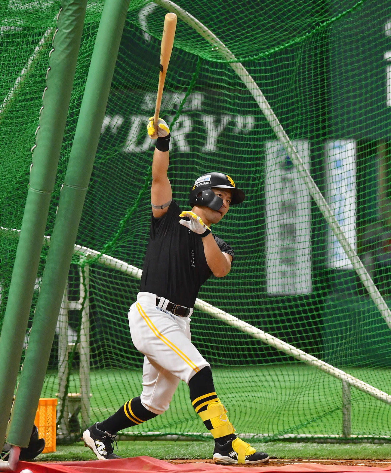 フリー打撃を行うソフトバンク中村（撮影・岩下翔太）