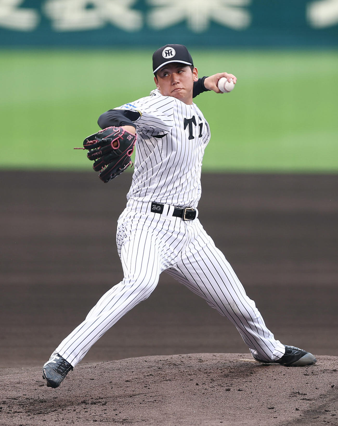 シート打撃に登板する阪神門別（撮影・前田充）