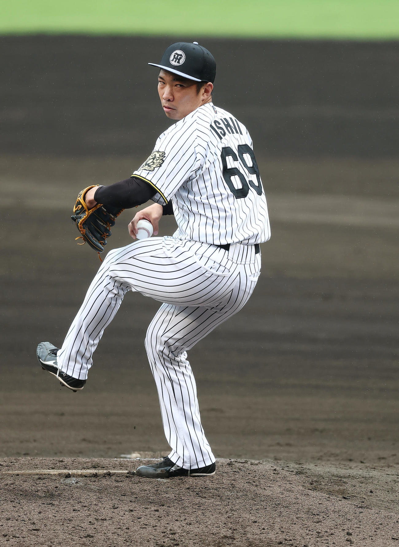 シート打撃に登板する阪神石井（撮影・前田充）