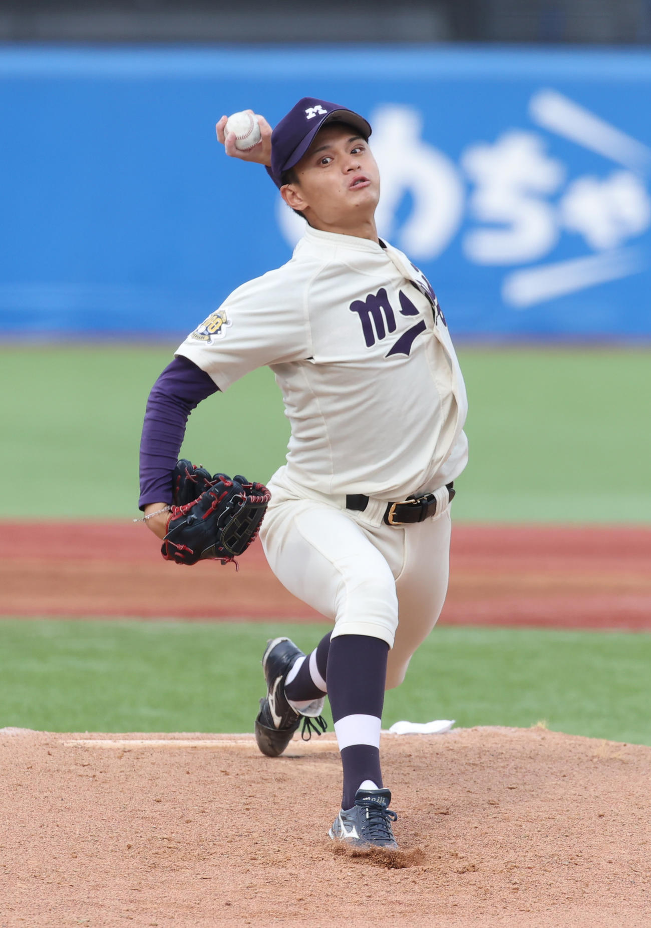 明大対法大　先発した明大・毛利（撮影・柴田隆二）