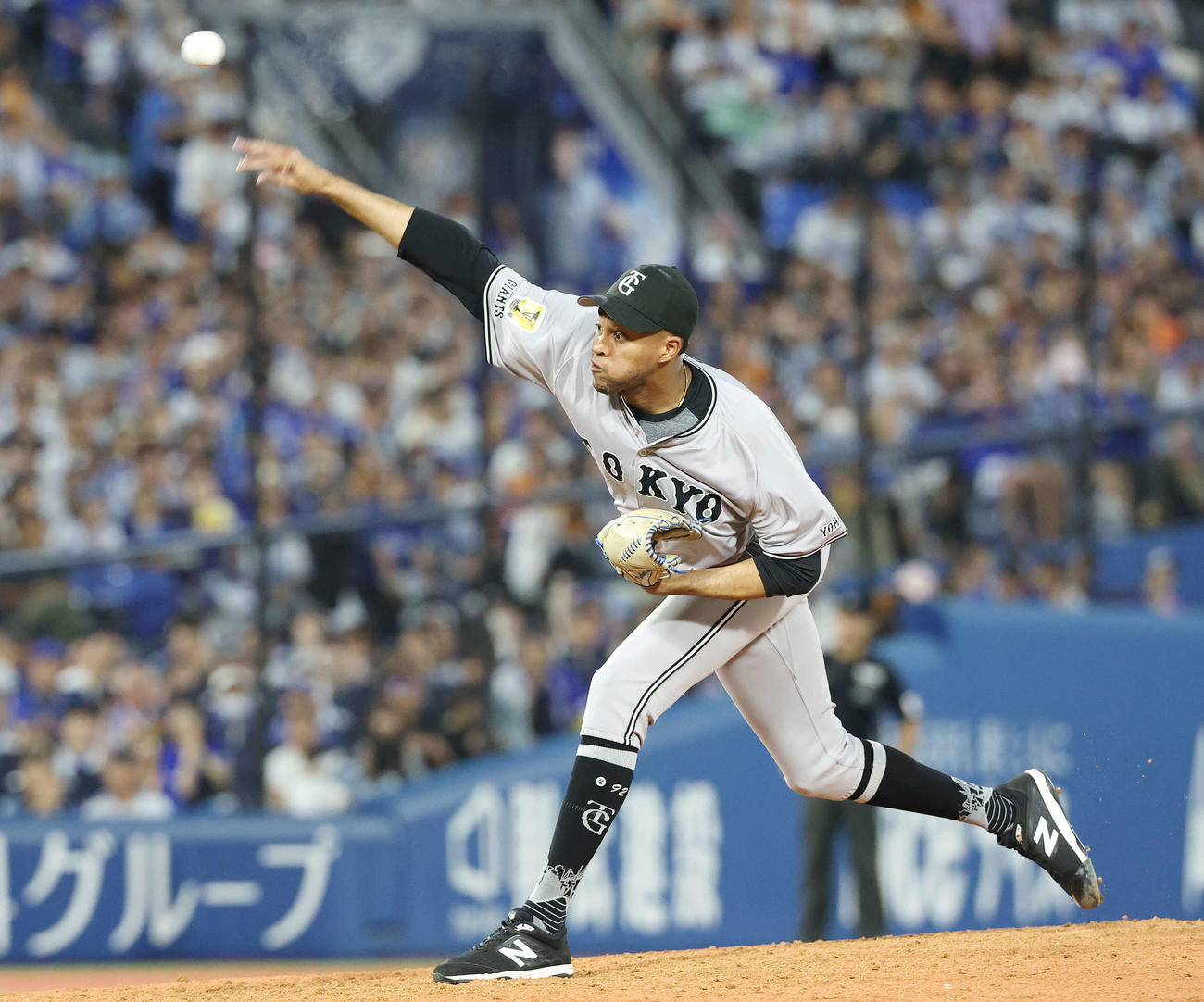DeNA対巨人　巨人7番手のマルティネス（撮影・宮地輝）