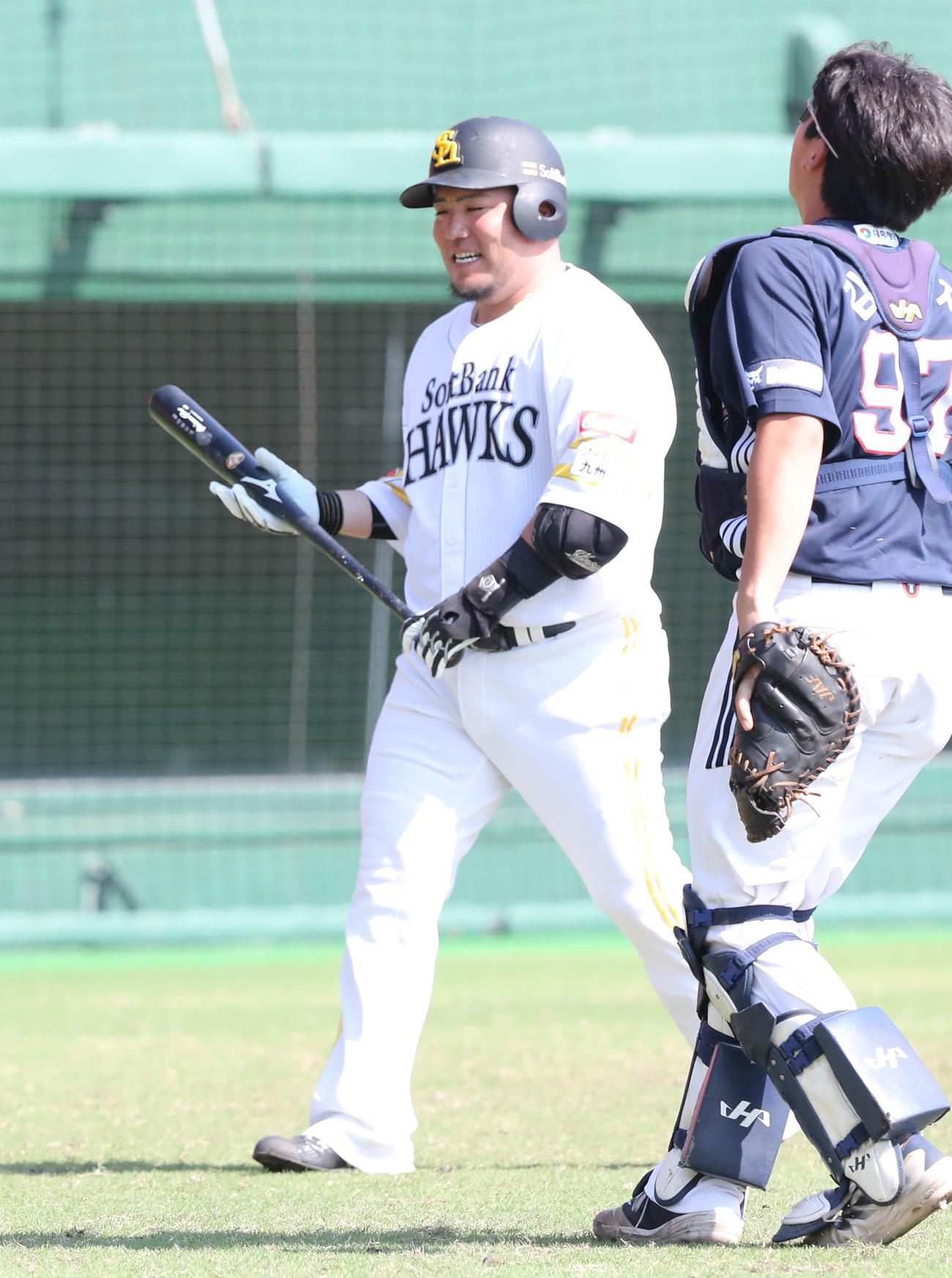ソフトバンク対斗山ベアーズ　1回裏ソフトバンク無死、山川は捕邪飛に終わり残念そうな表情（撮影・梅根麻紀）