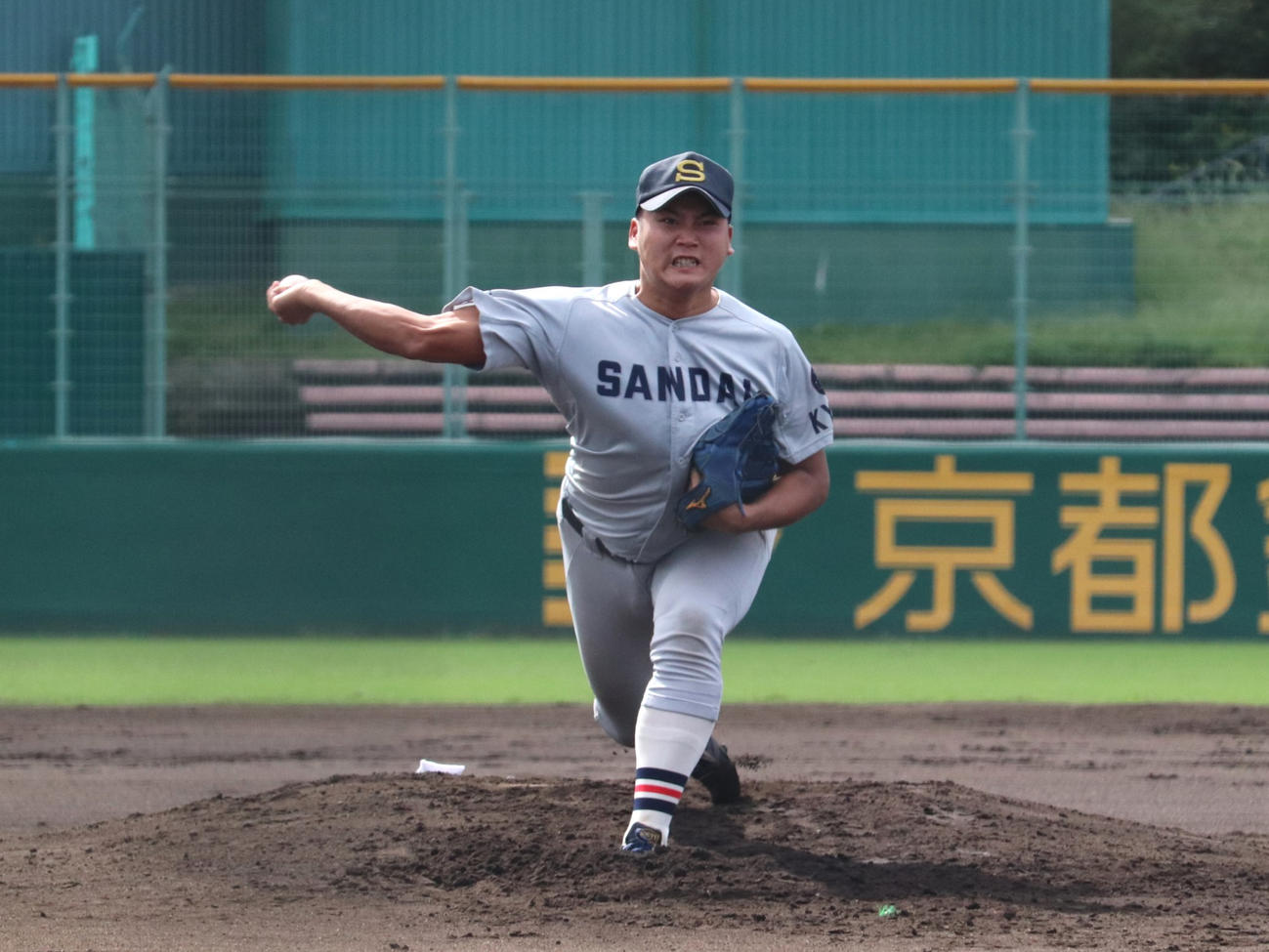 大商大対京産大3回戦　先発した、京産大の二宮（撮影・中島麗）