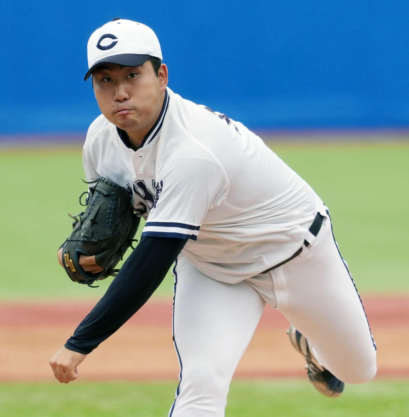 中大対駒大　先発の中大・岩城（撮影・小島史椰）