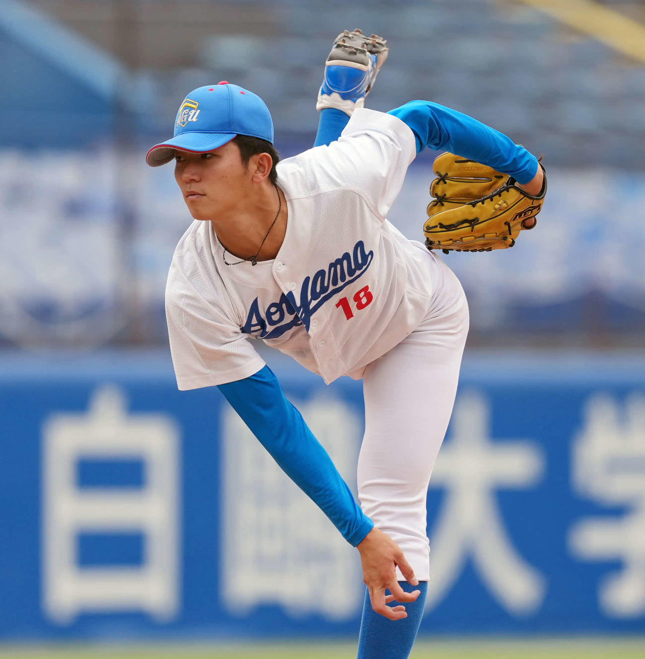 青学大対東洋大　先発の青学大・鈴木（撮影・小島史椰）