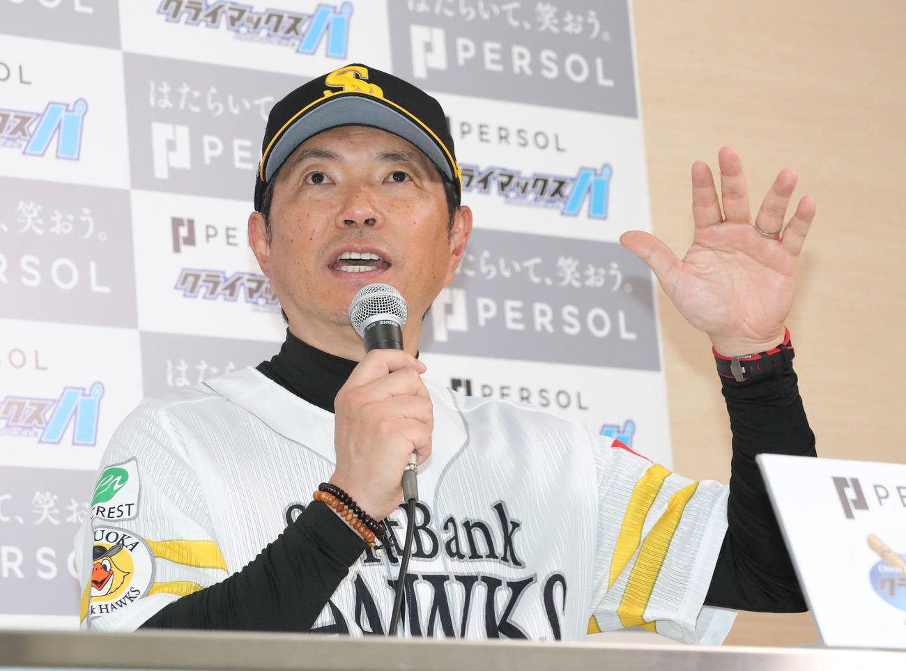 前日会見で話をするソフトバンク小久保監督（撮影・梅根麻紀）