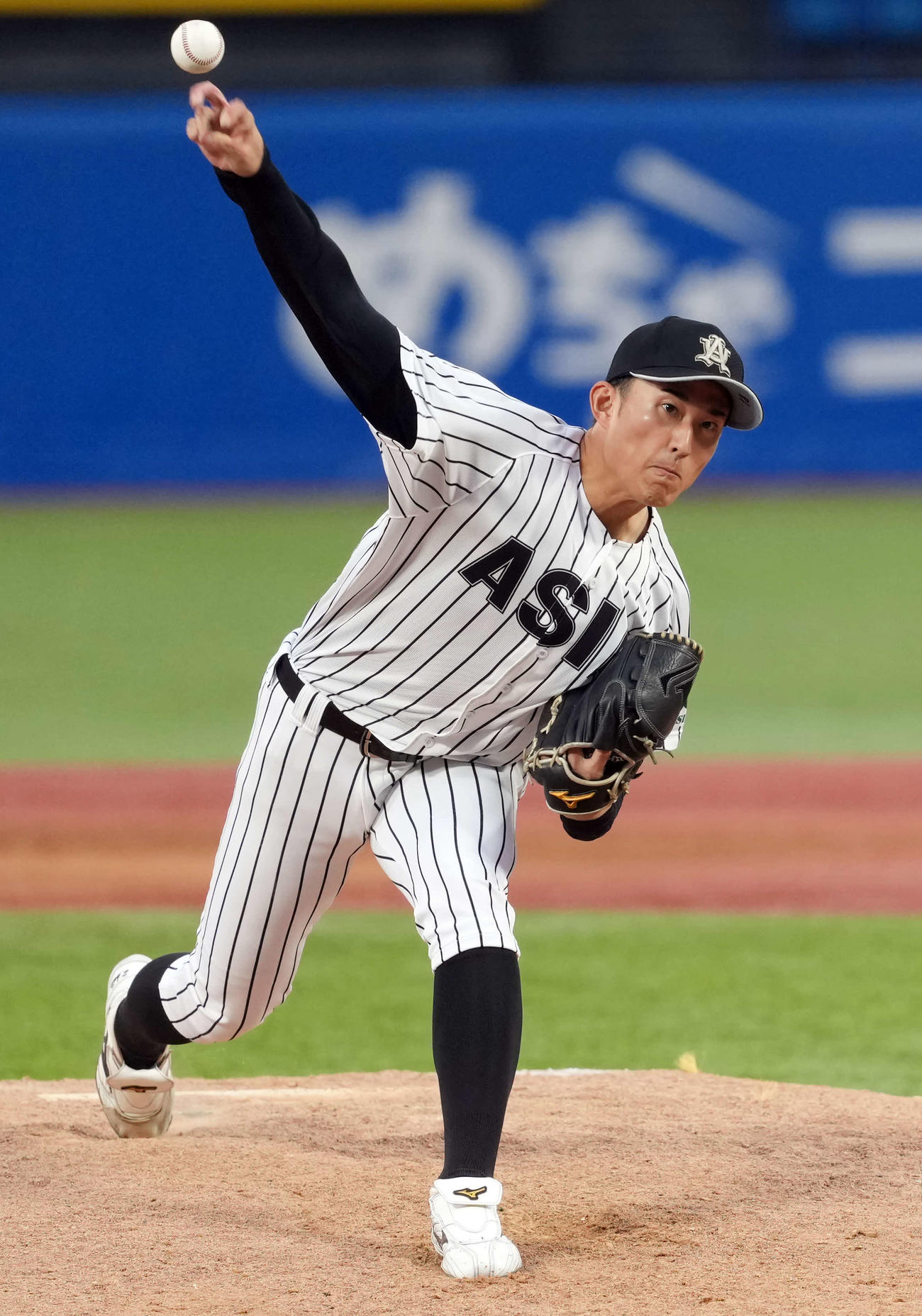 亜大対国学院大　先発の亜大・斉藤（撮影・小島史椰）