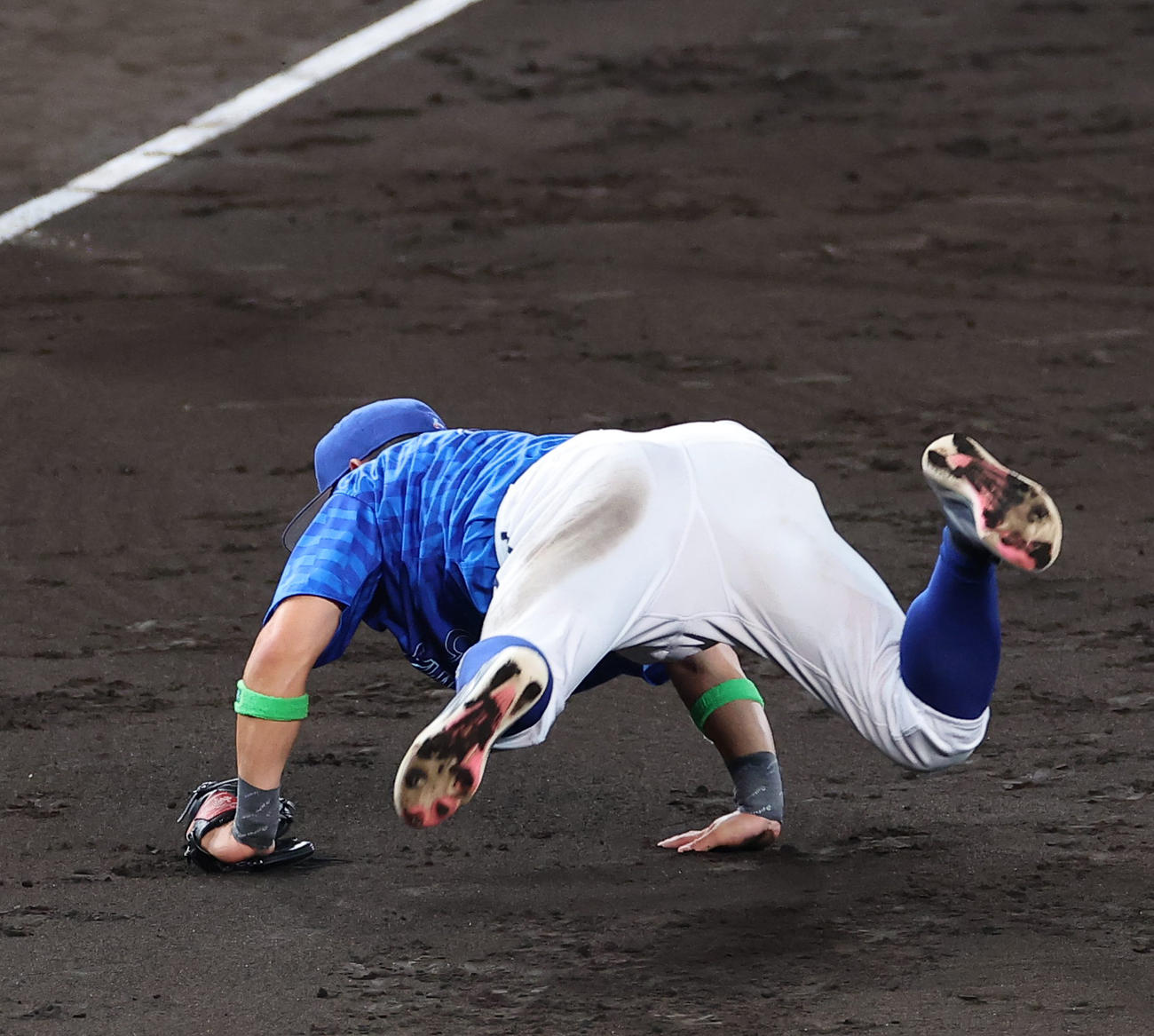 阪神対DeNA 3回裏阪神無死、筒香は熊谷の三ゴロを軽快にさばく（撮影・上田博志）
