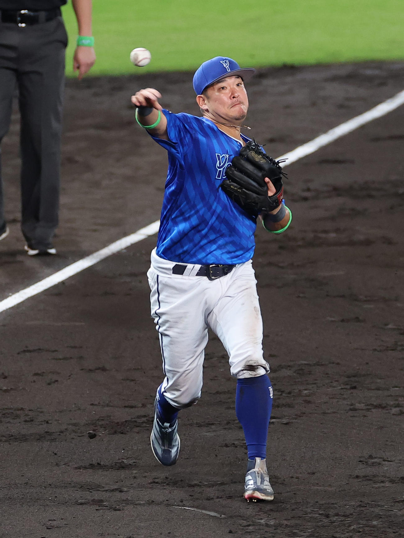阪神対DeNA 3回裏阪神無死、筒香は熊谷の三ゴロを軽快にさばく（撮影・上田博志）