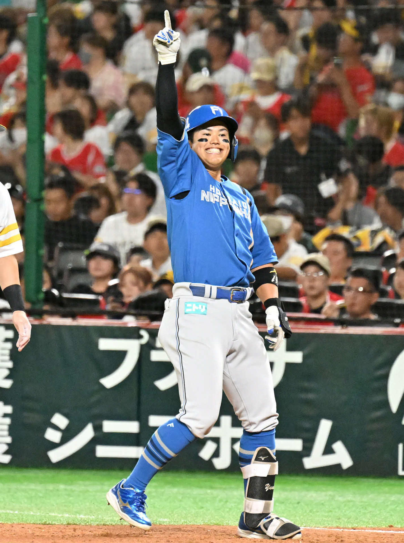 ソフトバンク対日本ハム　3回表日本ハム2死、今川は左前安打を放つ（撮影・林敢治）