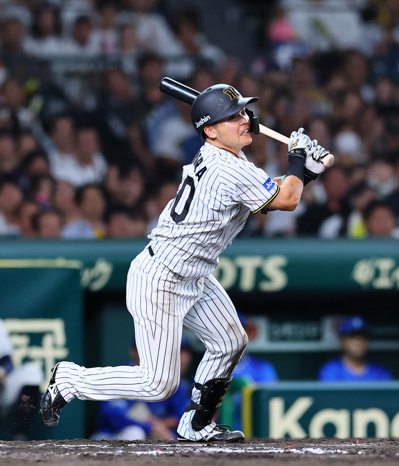 阪神対DeNA 6回裏阪神2死一、三塁、小野寺は右前適時打を放つ（撮影・藤尾明華）