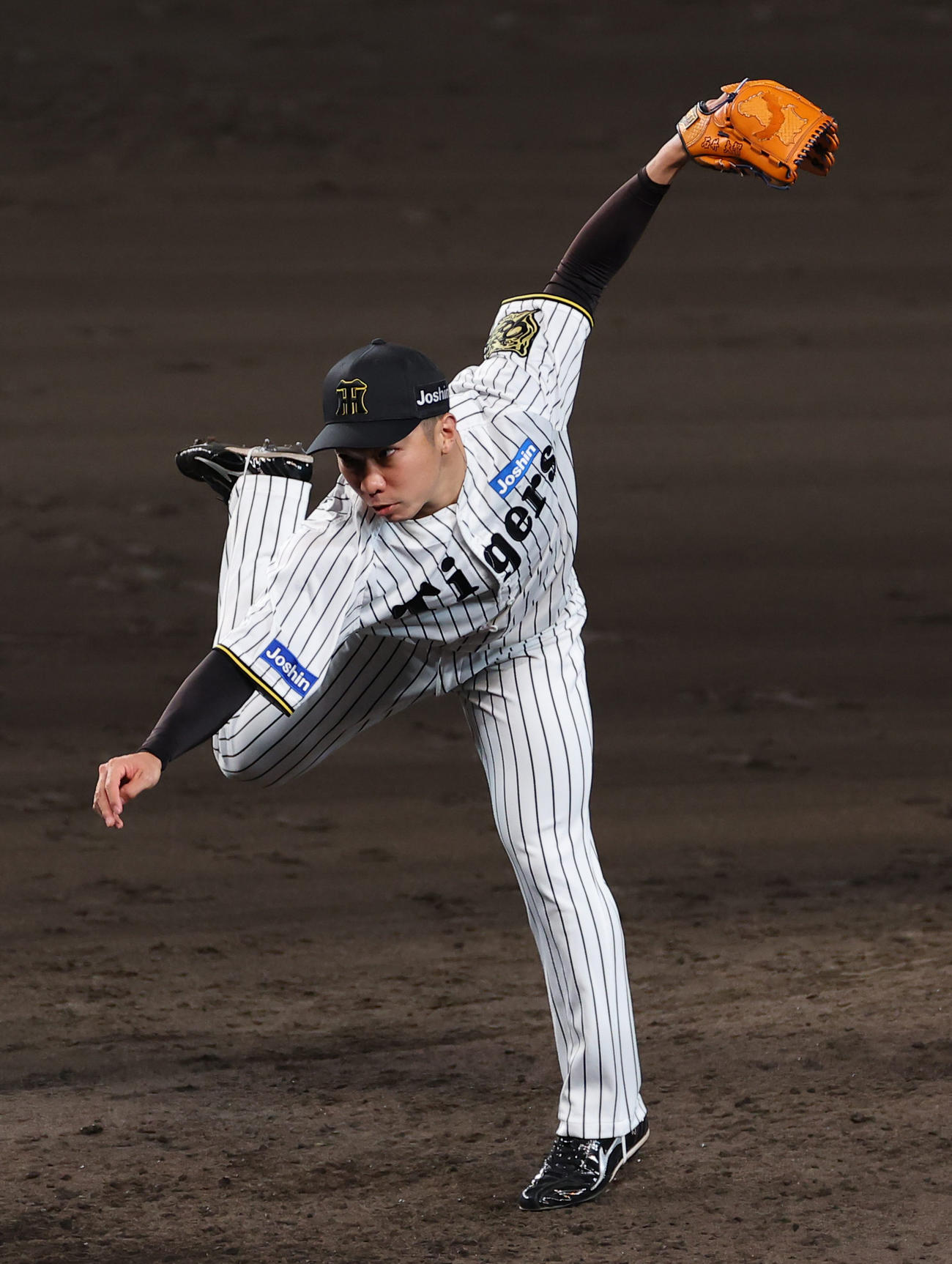 阪神対DeNA　阪神3番手の石井（撮影・上田博志）