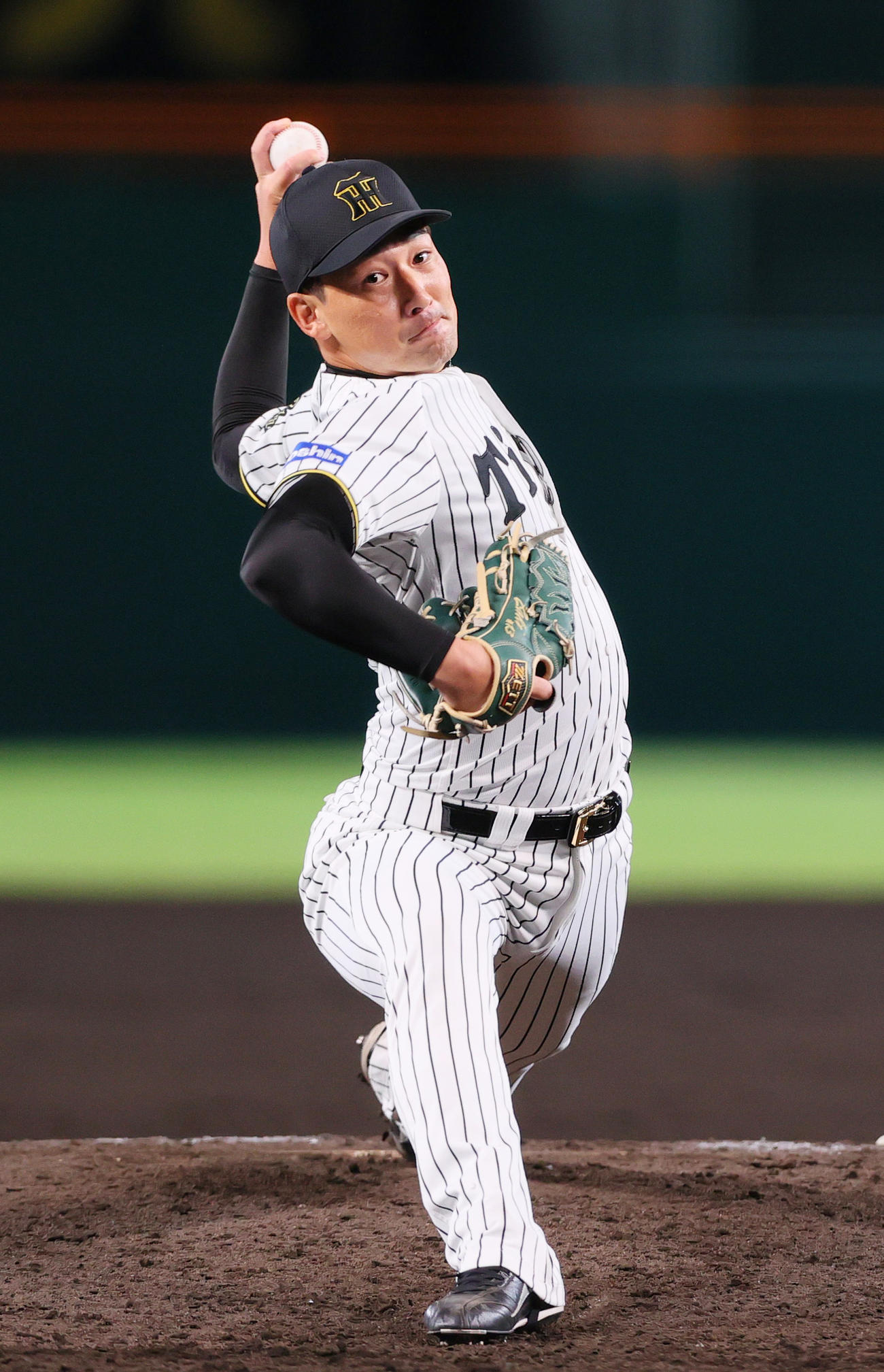 阪神対DeNA 9回裏に登板する岩崎（撮影・上山淳一）