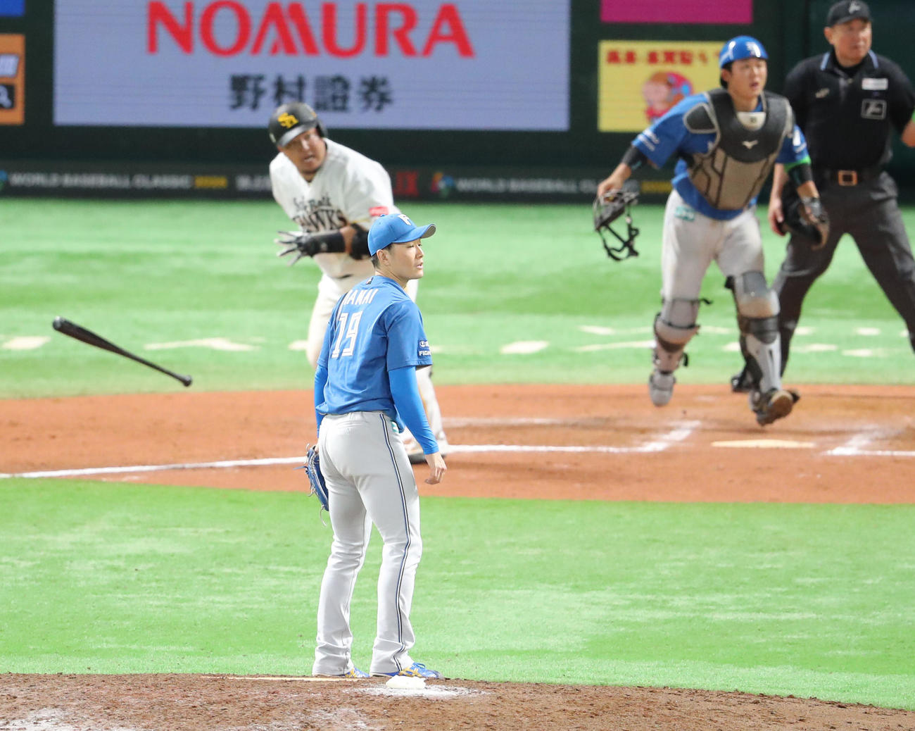 ソフトバンク対日本ハム　延長10回裏ソフトバンク1死満塁、山川に左前サヨナラ安打を浴びた玉井（撮影・梅根麻紀）