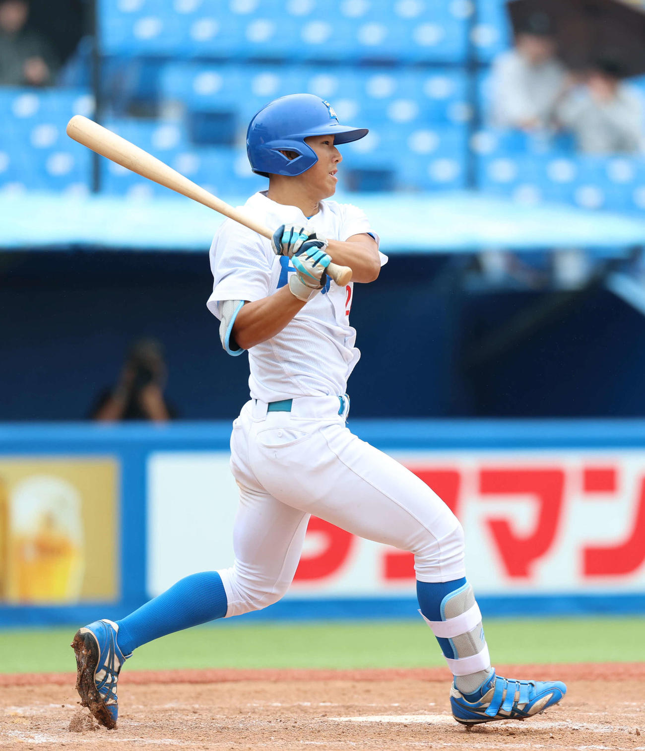 青学大対東洋大　5回表青学大1死一、三塁、右安打を放つ大神（撮影・増田悦実）