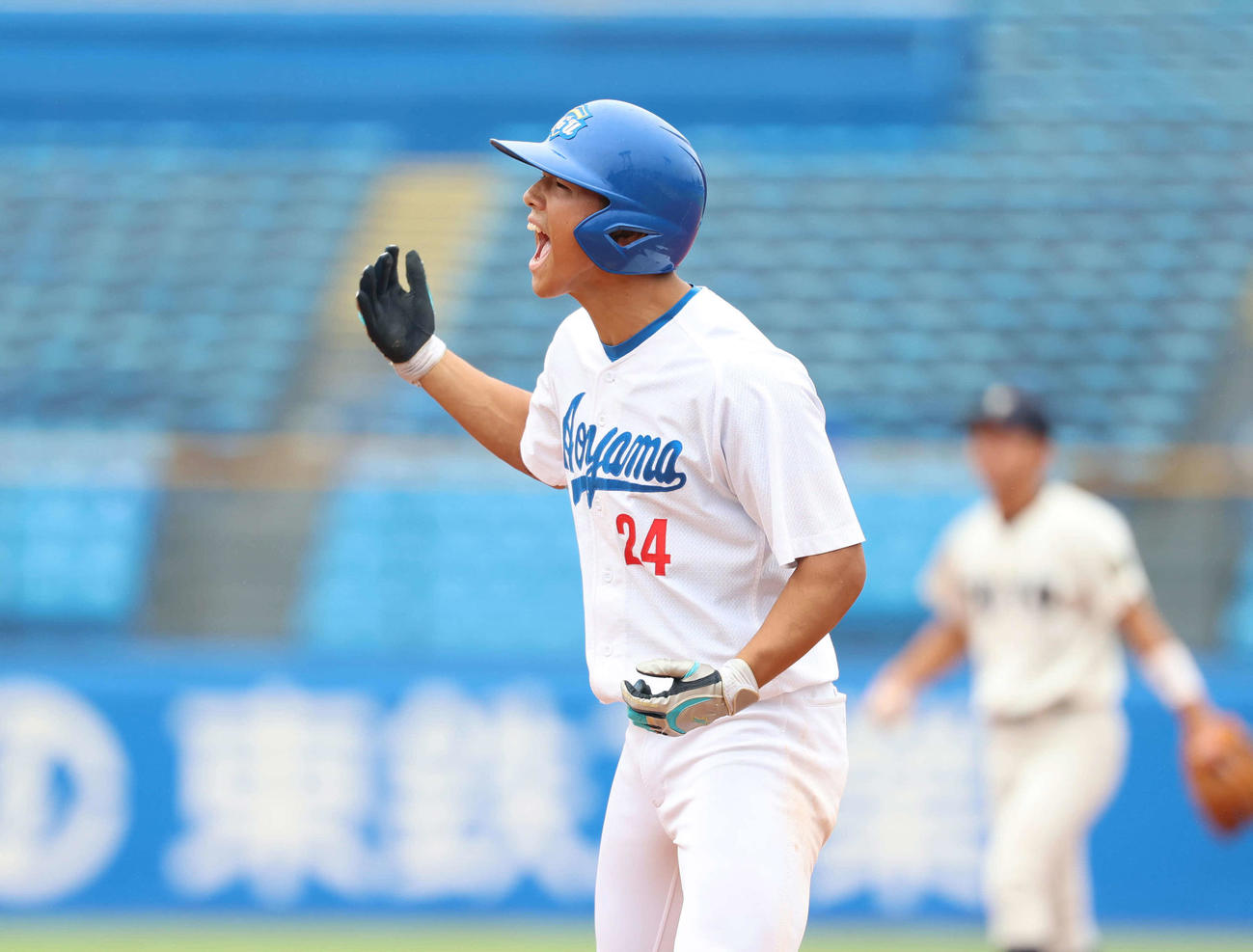 青学大対東洋大　5回表青学大1死一、三塁、右安打を放ち声を上げる大神（撮影・増田悦実）