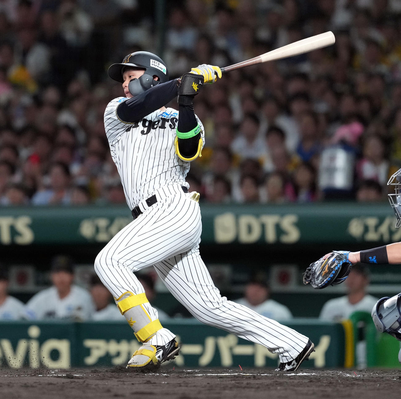 阪神対DeNA 6回裏阪神1死三塁、先制の適時打を放つ森下（撮影・たえ見朱実）